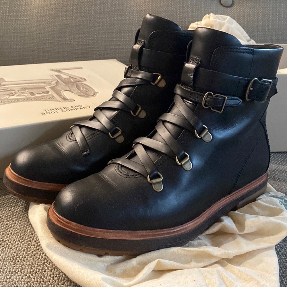 Like new Timberland boots
